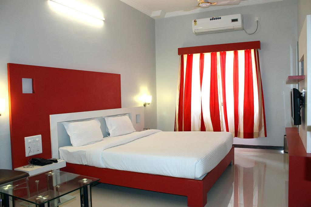 Oyo 4316 Hotel Sai Empire Shirdi Ruang foto