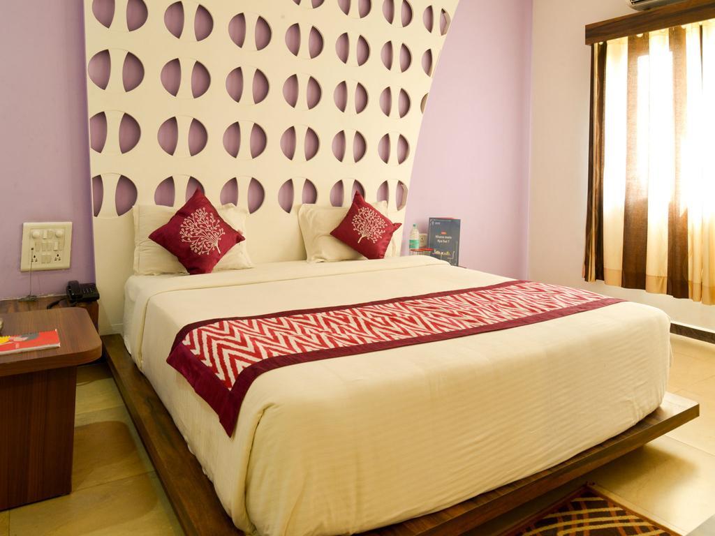 Oyo 4316 Hotel Sai Empire Shirdi Bagian luar foto