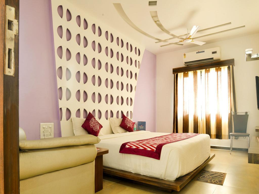 Oyo 4316 Hotel Sai Empire Shirdi Bagian luar foto