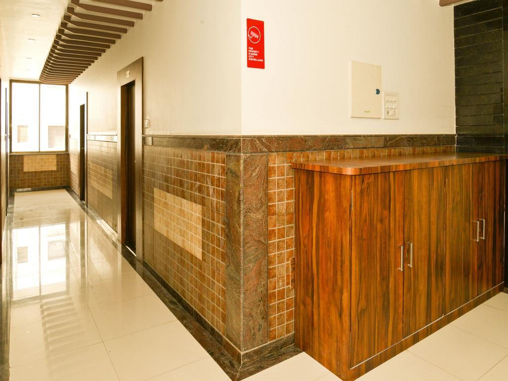 Oyo 4316 Hotel Sai Empire Shirdi Bagian luar foto