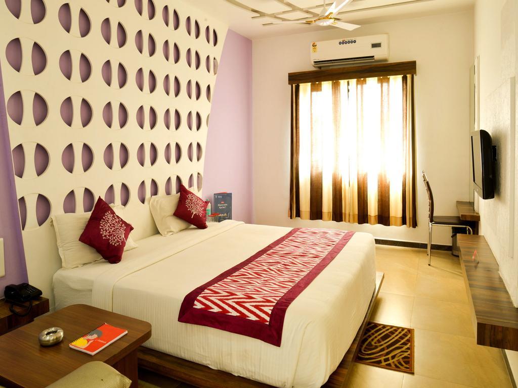 Oyo 4316 Hotel Sai Empire Shirdi Bagian luar foto